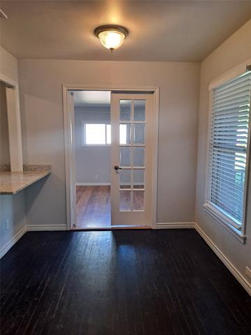 Building Photo - 10433 Cayuga Dr