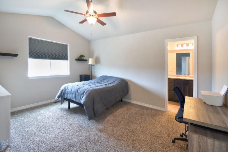 Building Photo - 6161 Mumford Dr.