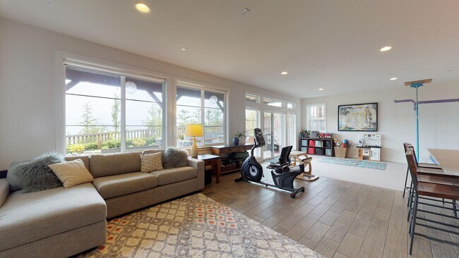 Building Photo - Issaquah highlands 5 bedroom plus Den and 5.5 bathroom newer home with a lot of amenities!!!  A m...