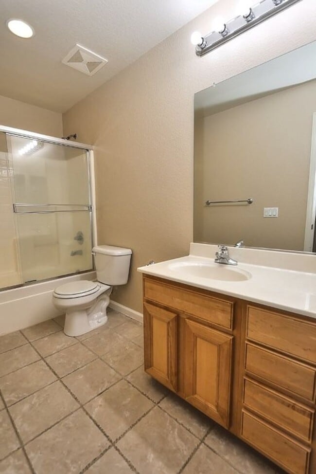 Building Photo - Beautiful 4 Bed 3 full bath Natomas Home!!