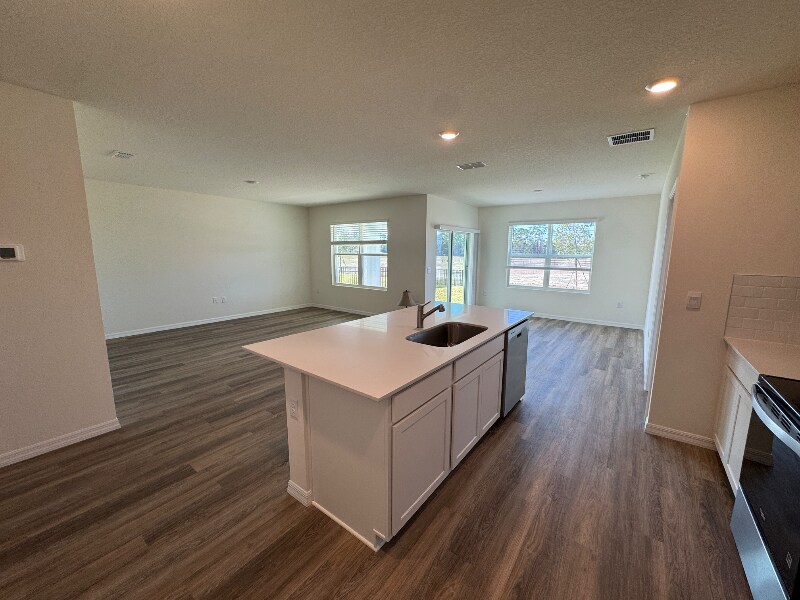 Building Photo - 1087 Morfontaine St