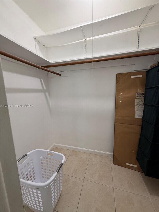 Building Photo - 2706 Montego Dr