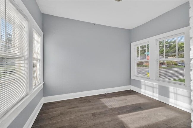 Building Photo - 2208 N Blvd