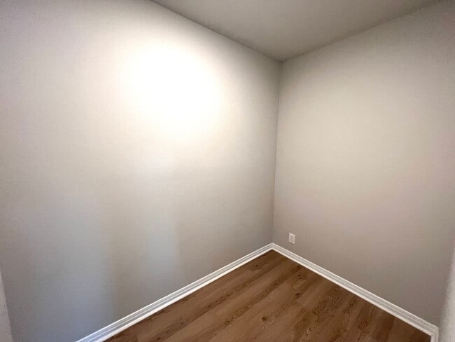 Building Photo - Two Story 5 bedrooms and 3 bath home for rent, Solar Panels, EV Charge Ready, in a quiet neighbor...