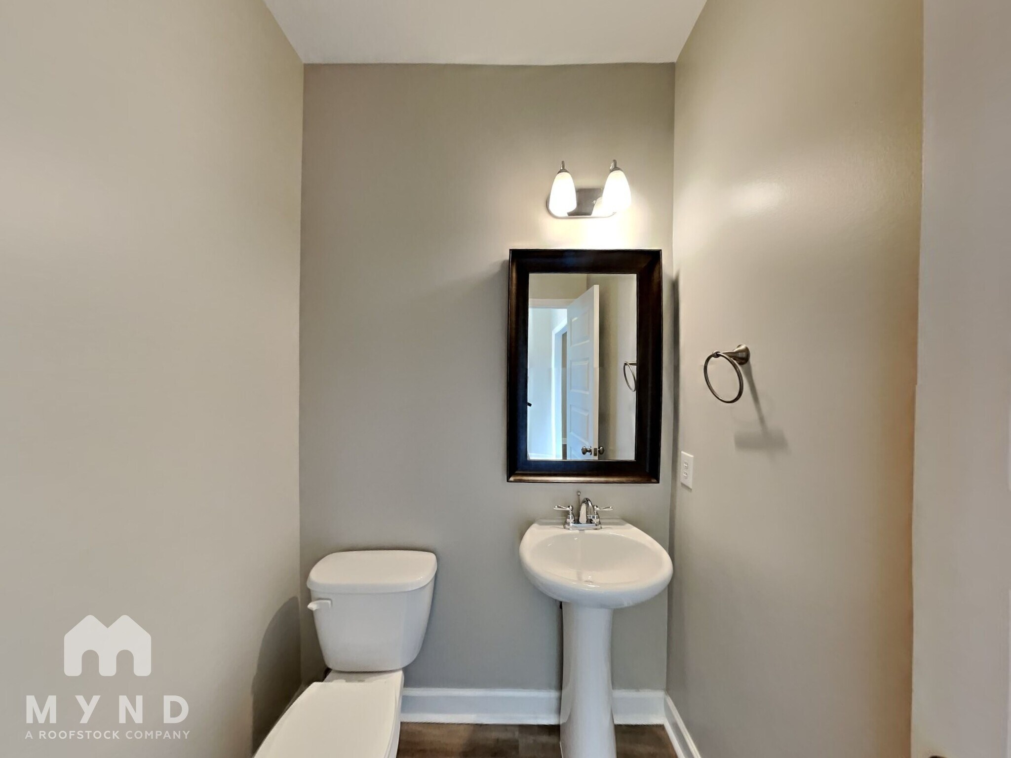 Building Photo - 214 Balota St