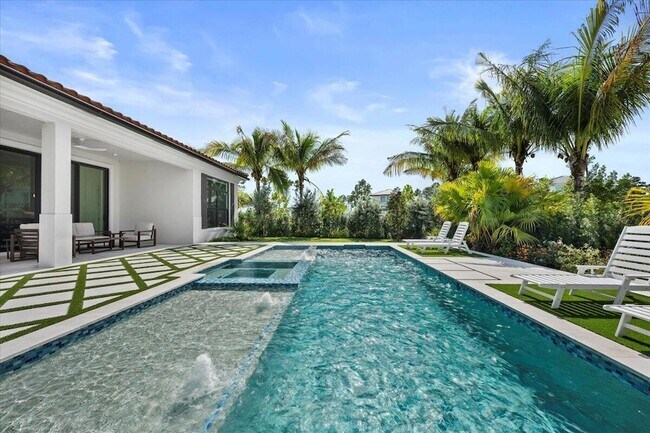 Building Photo - 13621 Le Christine Dr