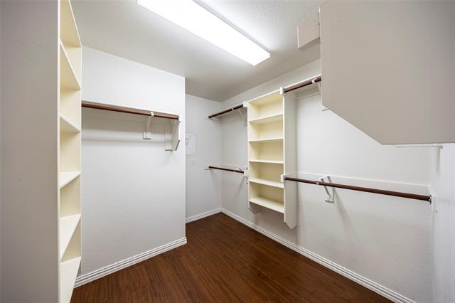 Building Photo - 2709 Lake Ridge Dr