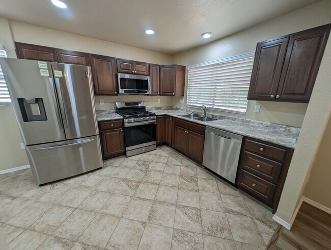 Building Photo - 9729 Buckhorn Dr