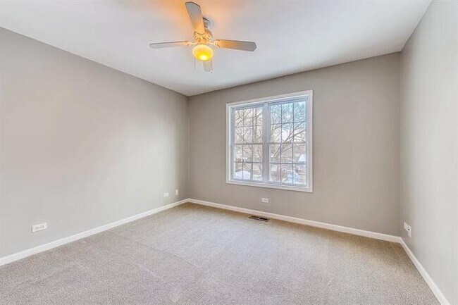 Building Photo - 3 Meadow Lane, Oakwood Hills, IL, 60013