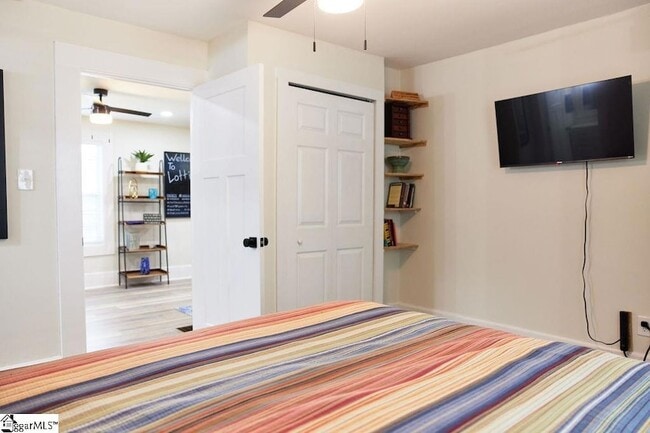 Building Photo - 4 Lindberg Ave