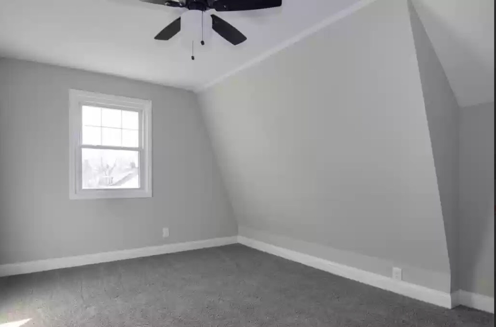 Building Photo - 14744 Athens Ave