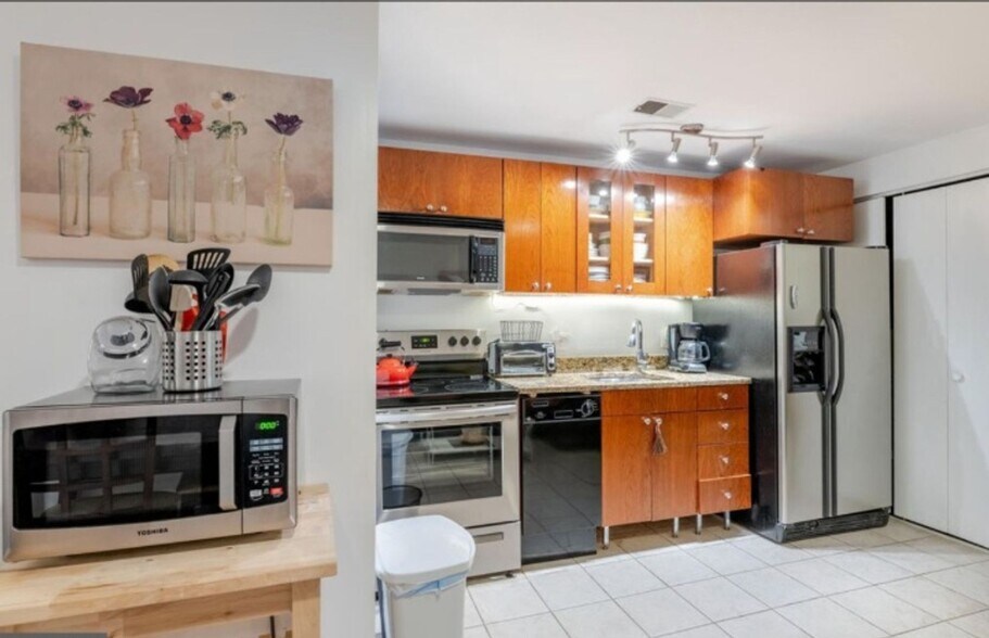 Building Photo - 1835 Mintwood Pl NW