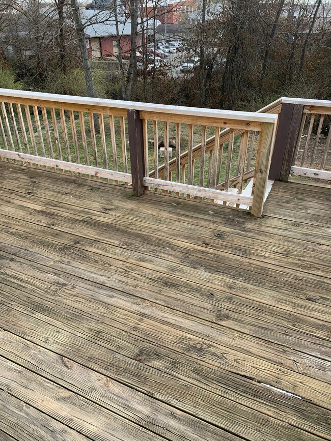 Building Photo - 400 S Mill St