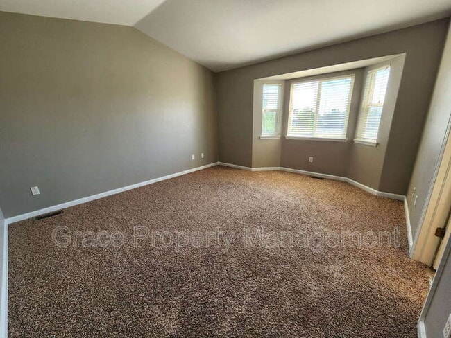 Building Photo - 553 Arbor Dr