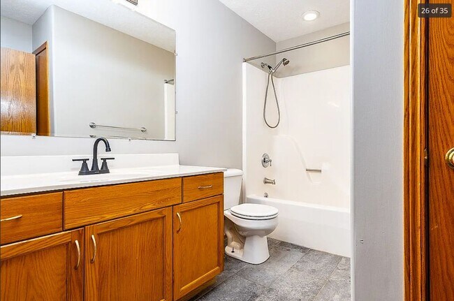 Building Photo - Gretna Gem: 4 Bedroom Home with Room to Grow