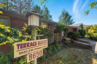 Building Photo - West Slope Charmer With Hardwood Floor - W...