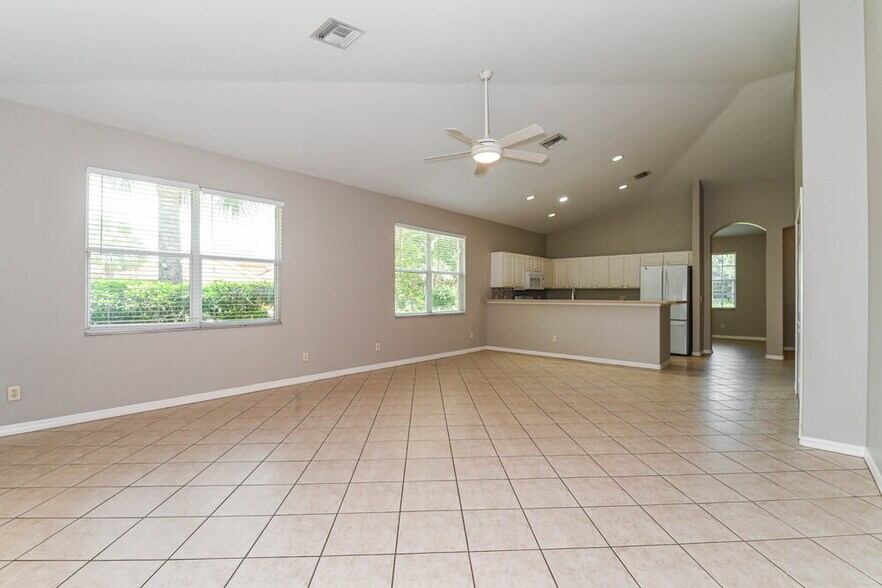 Building Photo - 12847 Timber Ridge Dr
