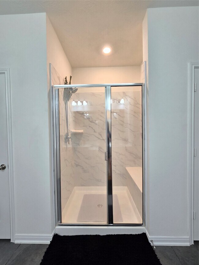 Building Photo - 15330 Silver Breeze Ln