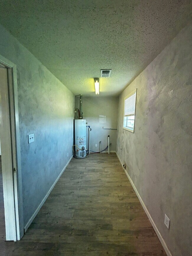 Building Photo - Country Living! Newly Updated 3-bed/2-bath in Frenship ISD!