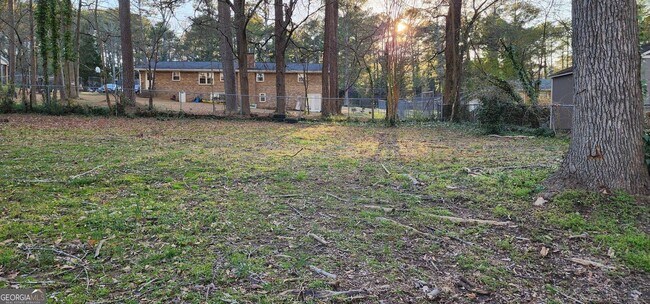 Building Photo - 2349 Valley Way
