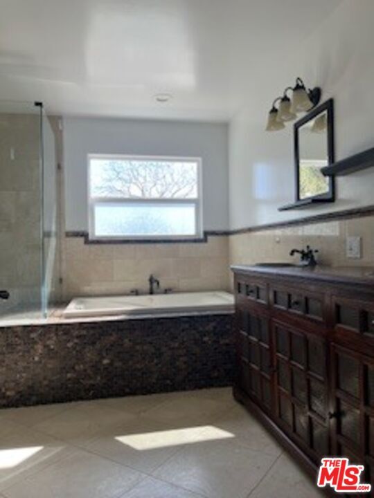 Building Photo - 8302 S Sepulveda Blvd