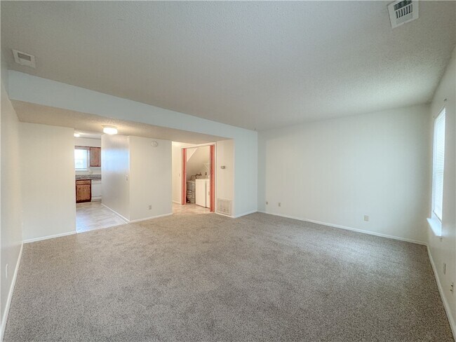 Building Photo - 4114 N Sunflower Cir