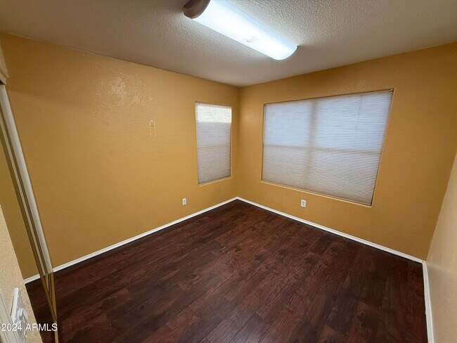 Building Photo - 9641 E Onza Ave