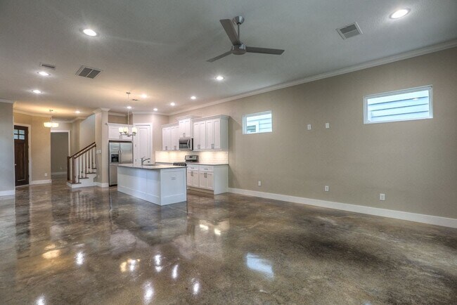 Building Photo - 3619 Alba Rd