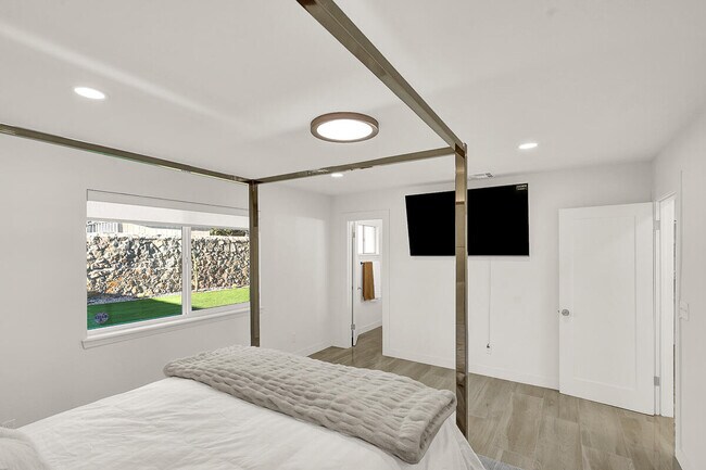 Building Photo - 7313 Cerro Negro Dr