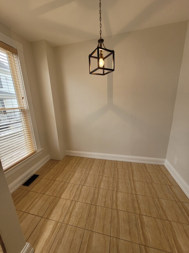 Dining - 2029 Crown Ave