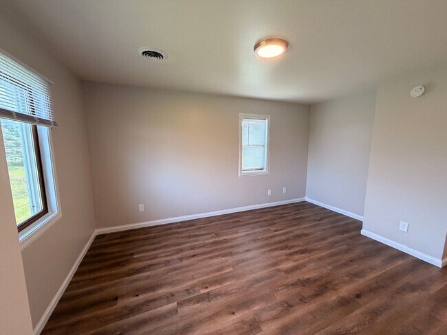 Building Photo - 179-179 Talon Pl