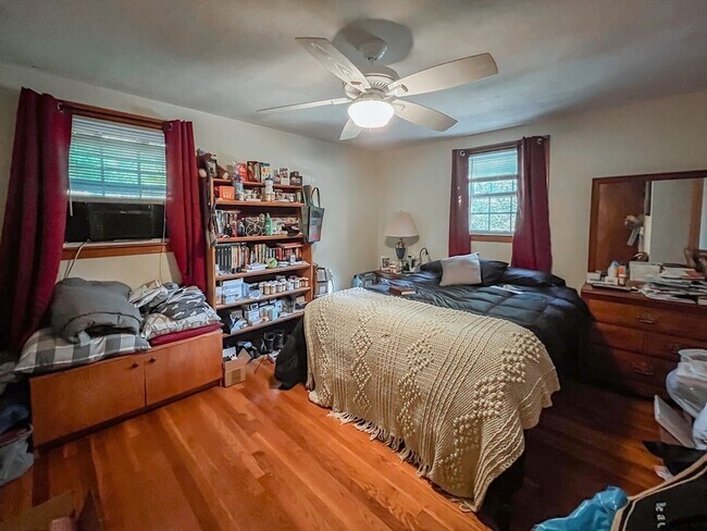 Building Photo - 9 Putney Cir