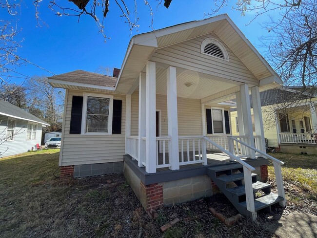 Building Photo - Cute 2bedroom house in Bibb City!!