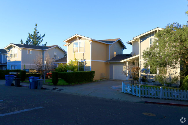 Building Photo - Bodega Hills Apartments