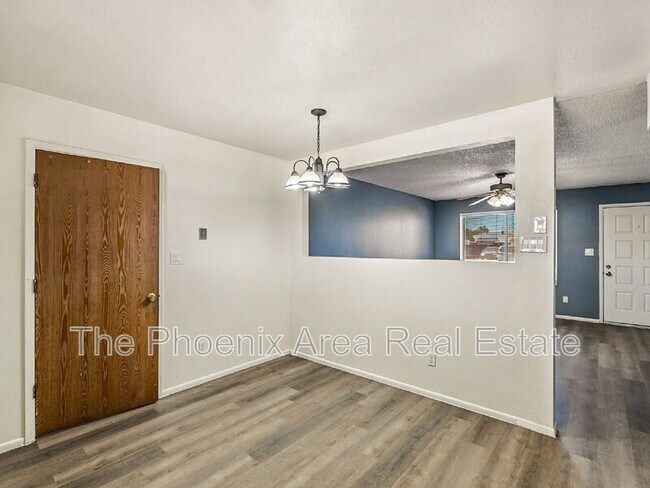 Building Photo - 3109 E Pueblo Ave