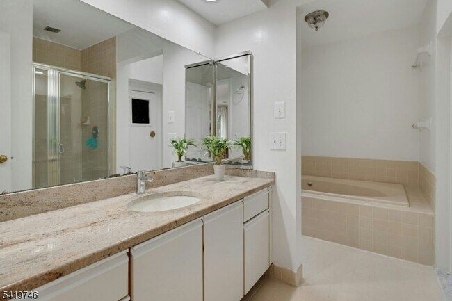 Building Photo - 34 Lockley Ct