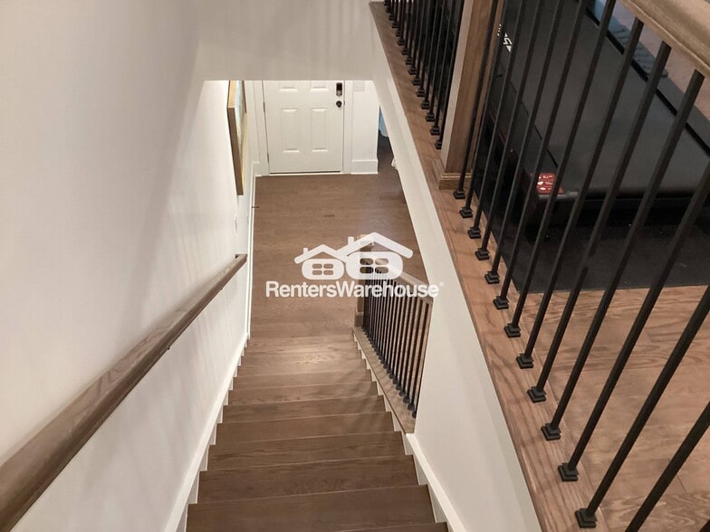 Building Photo - 1633 Aeslin Dr NW