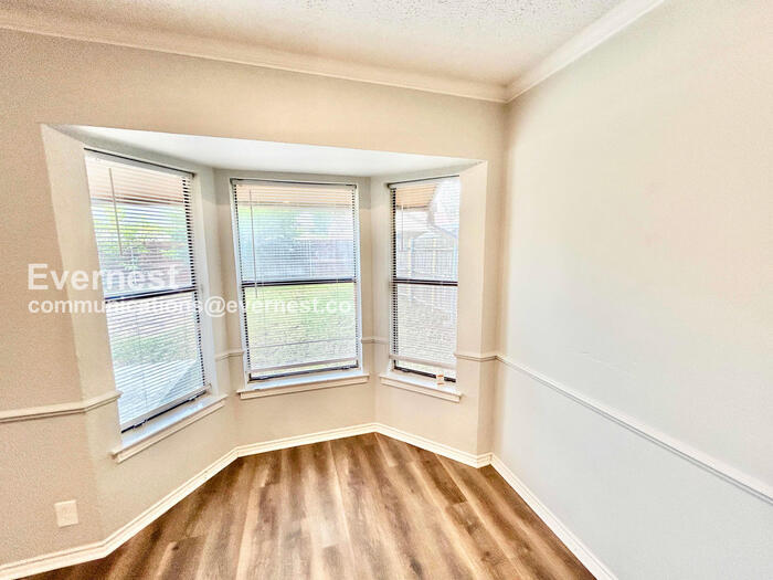 Building Photo - 7316 Glen Haven Dr