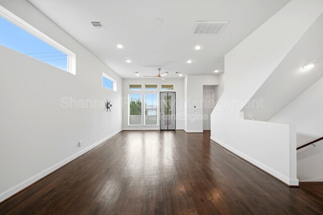 Building Photo - 3131 Leeland St
