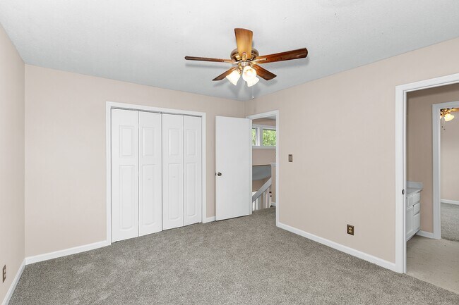 Building Photo - 15 Mockingbird Ln