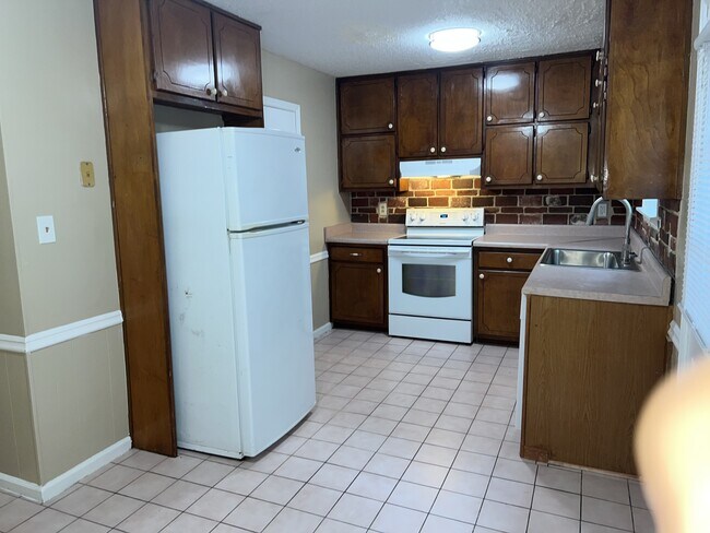 Building Photo - 8431 Moultrie Dr