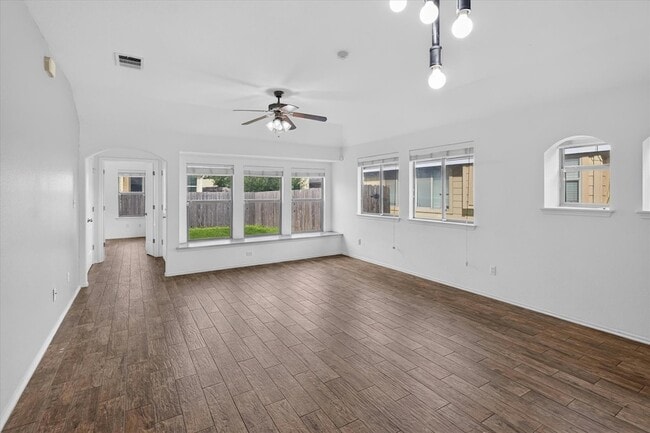 Building Photo - 15111 Parrish Ln