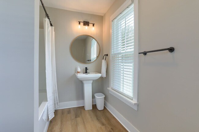 Building Photo - 1232 Lafayette St