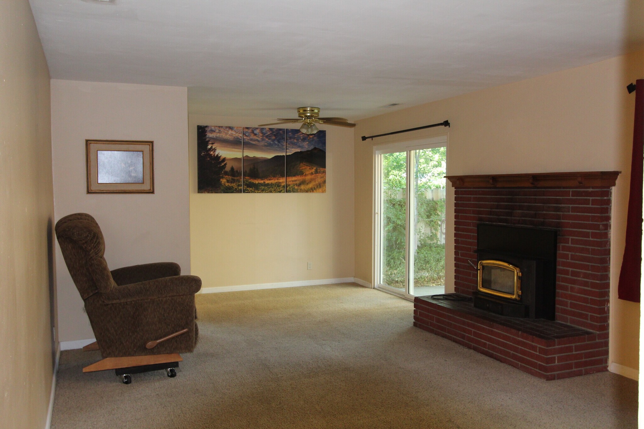Building Photo - 453 Grandview Dr