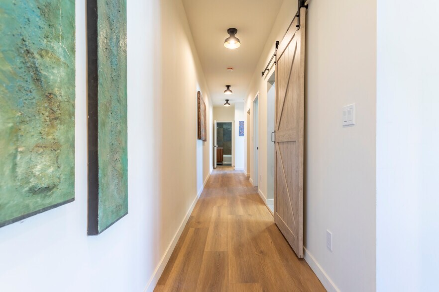 Building Photo - 1431 Maltman Ave