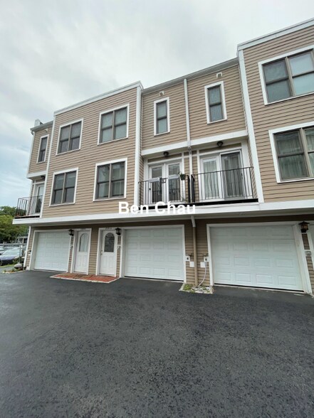 Building Photo - 239 Prospect St
