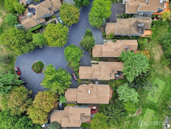 Building Photo - 10 Sawgrass Ct