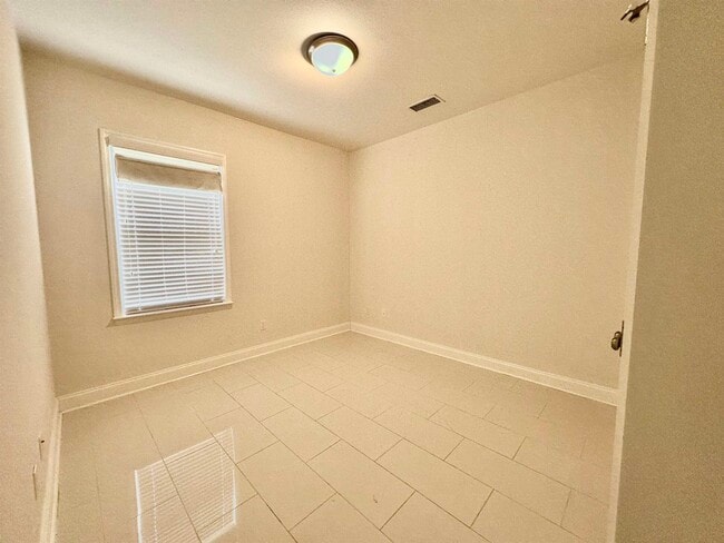 Building Photo - 5021 Caracara Dr