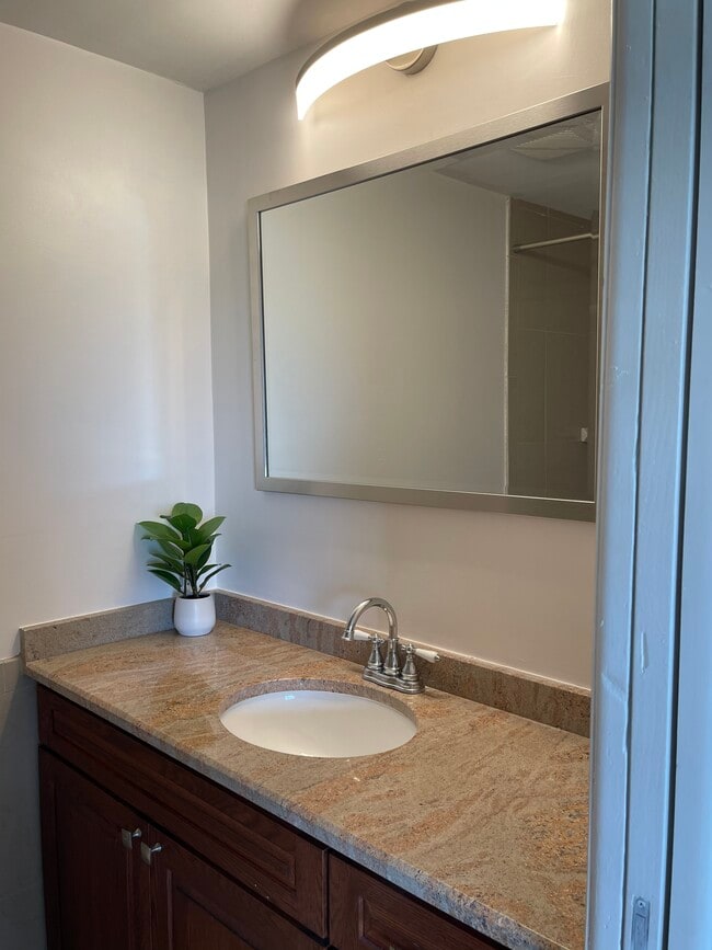 Building Photo - 708 Sea Palm Ln