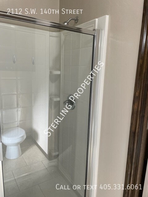 Building Photo - 2112 SW 140th St